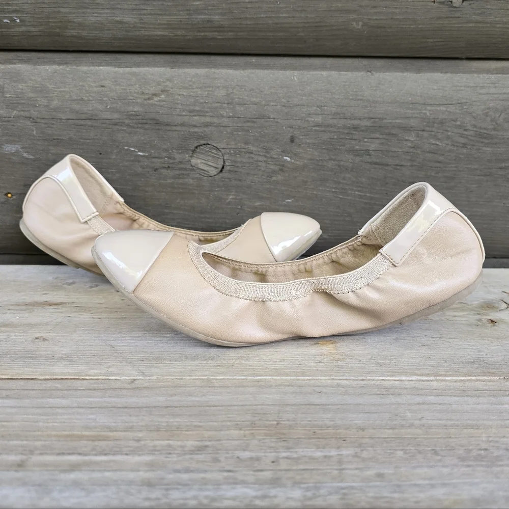 Dexflex Comfort Claire Classic Minimalist Capped Toe Comfort Ballet Flats 8M